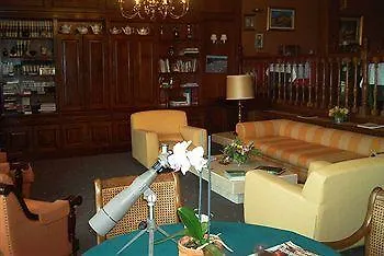 Arresi Hotel *