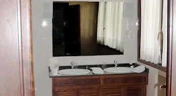 Arresi Hotel *